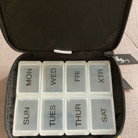 Vera Bradley Pill Holder NWOT - Picture 4 of 4